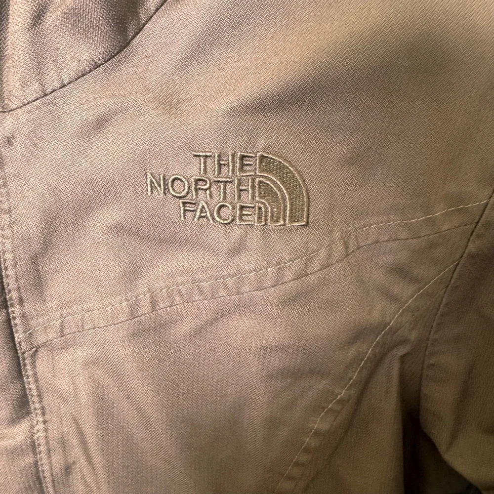 The North Face Girls L 14/16 Olive Green Goose Down Hooded Puffer Jacket